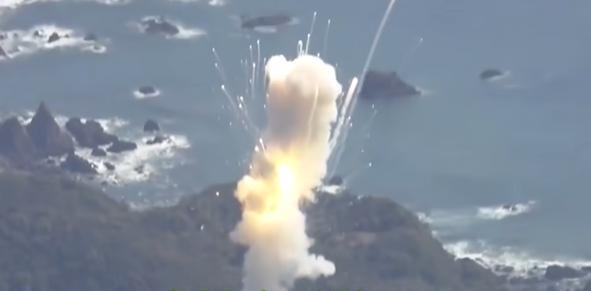 又该破防了吧？6月9日，日本火箭发射5秒后爆炸：犹如天女散花，让人笑掉大牙！不