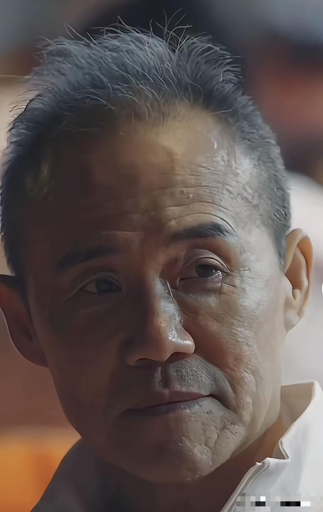 当年轻的娇妻反问＂你承不承认你爱自己比爱我多＂时，当一个小女人，不再需要老男人为