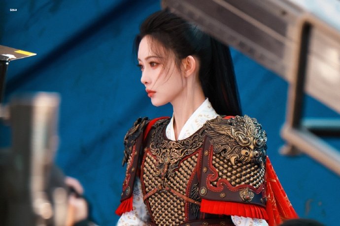 孟子义昨天女将军今天美新，孟子义暮晚摇婚服造型，谁懂今天的美新娘一整个养眼到了呀