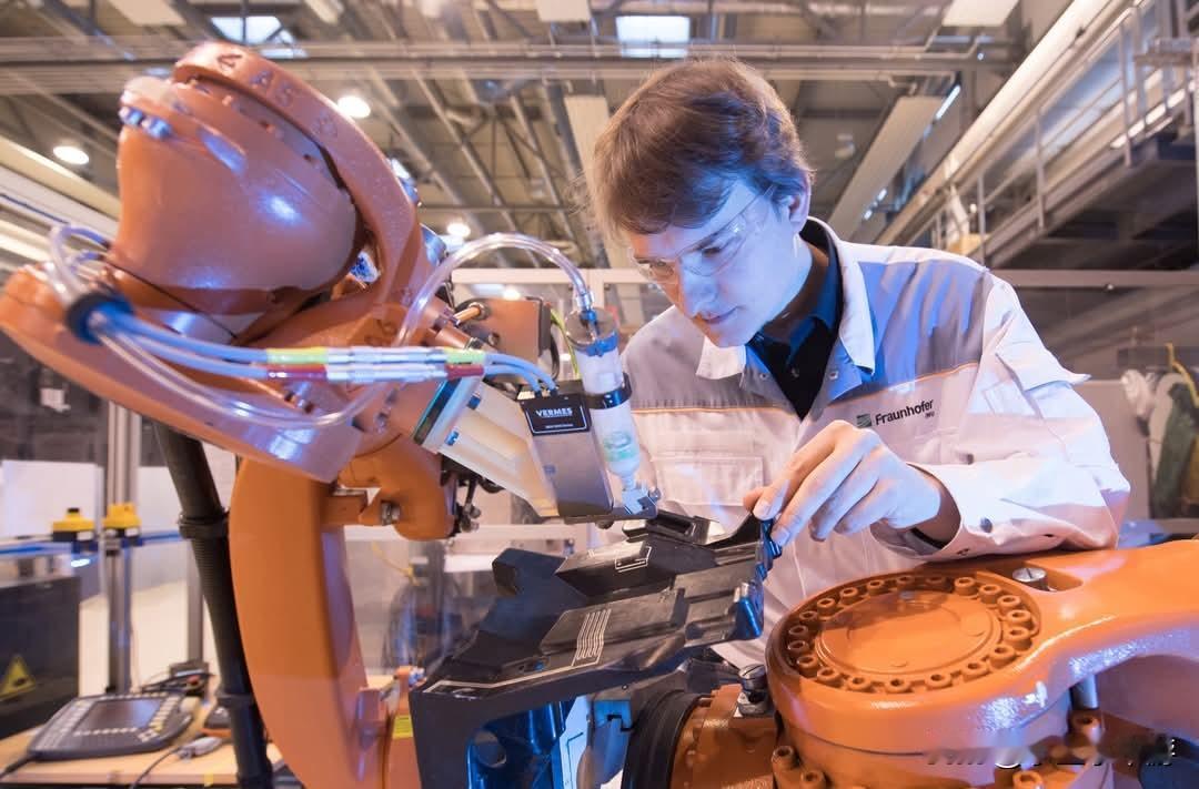 据外媒报道，美国2026财年前四个月预算赤字缩小17%，关税收入大幅增长！