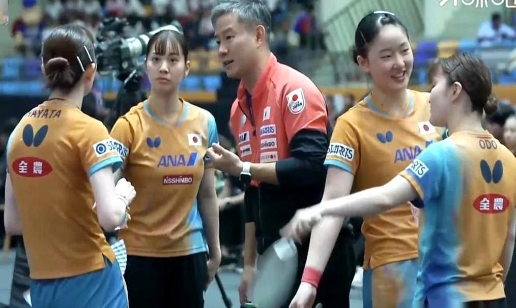 早田希娜和张本美和，连训练馆的门都不愿一起推了。不是闹脾气，是奥运单打名额，从