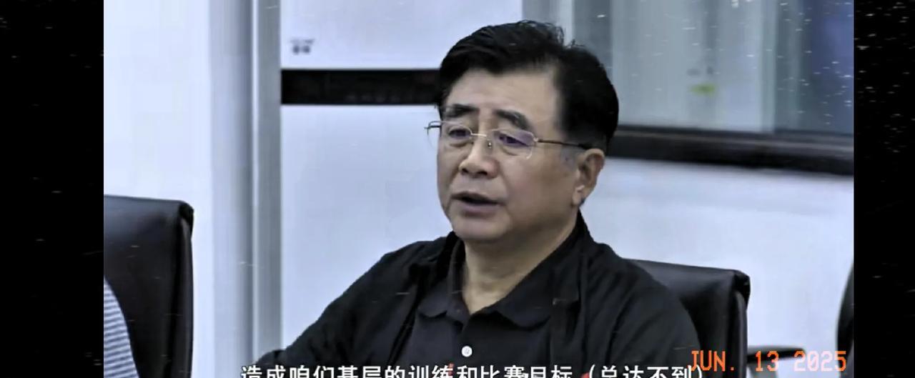 在与青训教练座谈时，中国足协主席宋凯说，我们一直在反思，都反思三十多年了，该输还