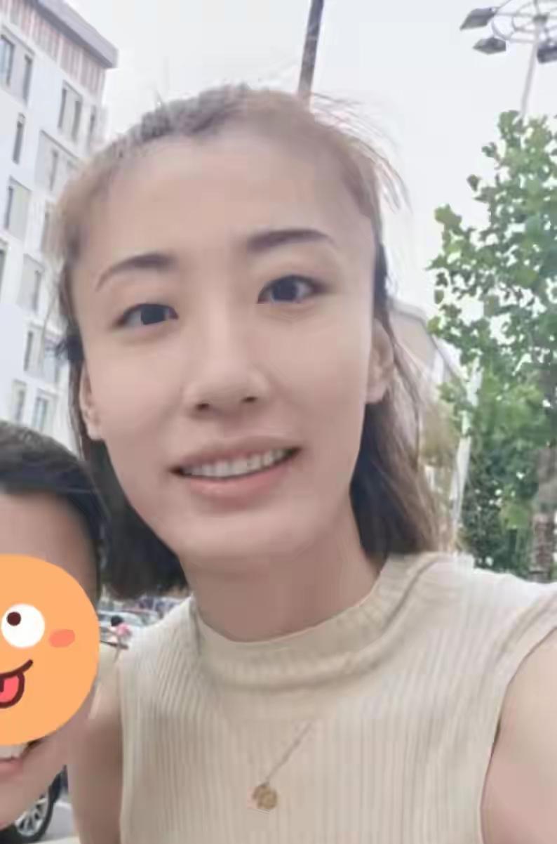 王媛媛回娘家了去年，王媛媛和李盈莹都选择出国打球，天津放行，助她们