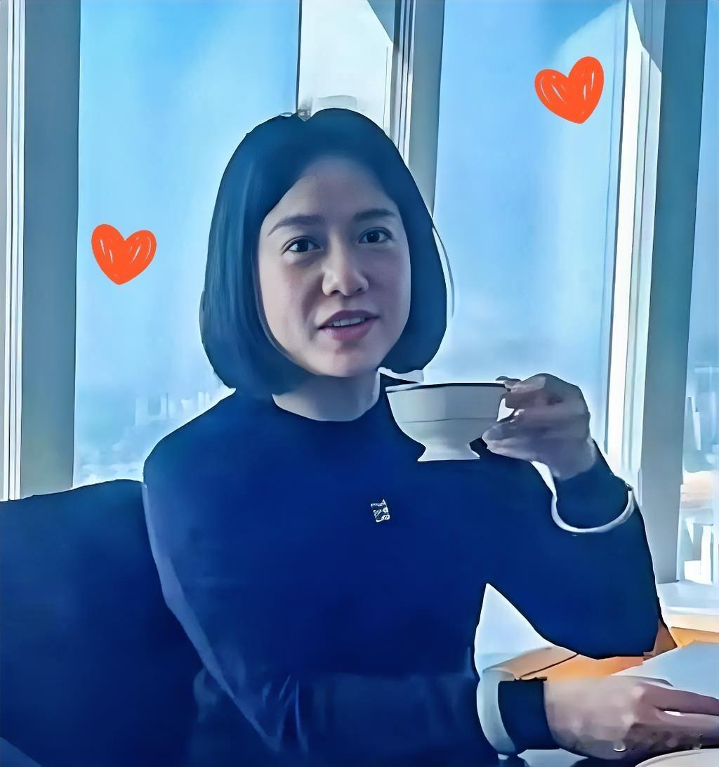 你敢相信吗？杨振宁离世不到一个月翁帆就用行动回应外界的质疑。她的内心