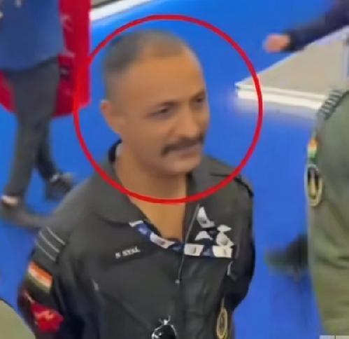 西亚尔，印度光辉坠机牺牲飞行员，34岁，印度空军中校，来自空军世家，父亲空军退役