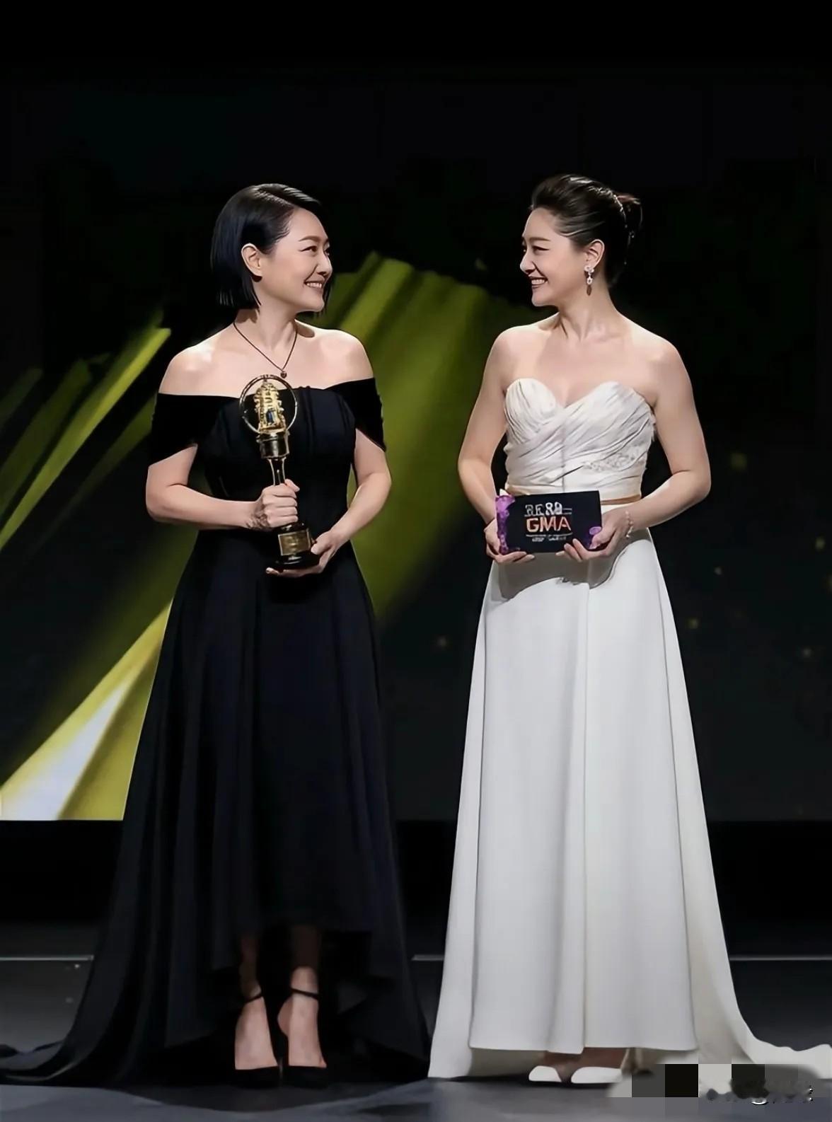 小S就是一个迷！口口声声说爱姐姐，想念姐姐，还把姐姐的一部分拿来做成项链戴在身