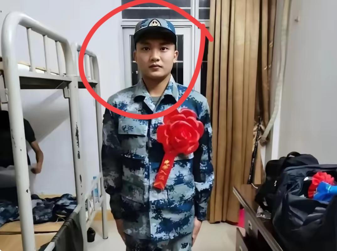 同样来自广东肇庆，俩人当兵的差距咋就这么大？24岁的陈诒科从空军到武警再到信息