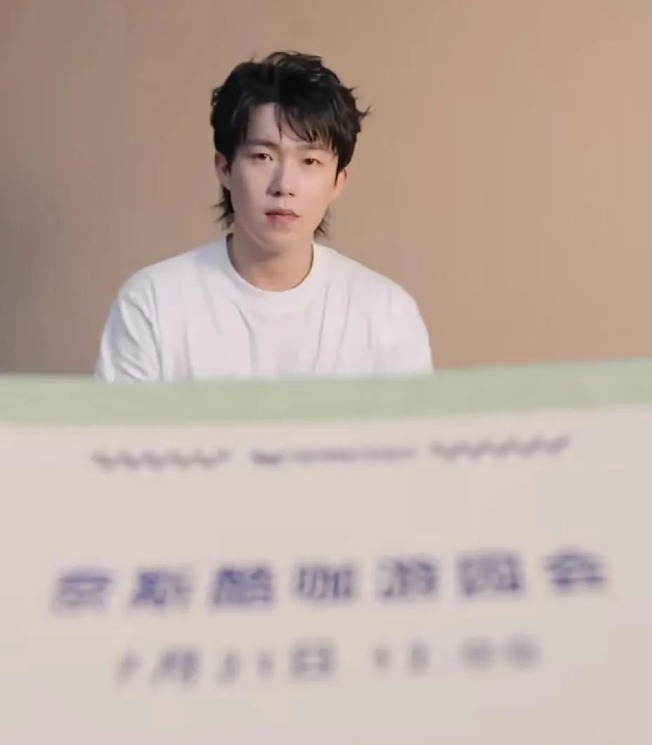 大头王楚钦的见面会来了，王楚钦真的很“奈斯”。王楚钦这个造型火遍全网，没有