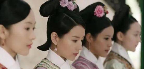 乾隆登基第一件事：不是大赦，而是找回那个16岁伺候过他的宫女。听上去够煽情吧