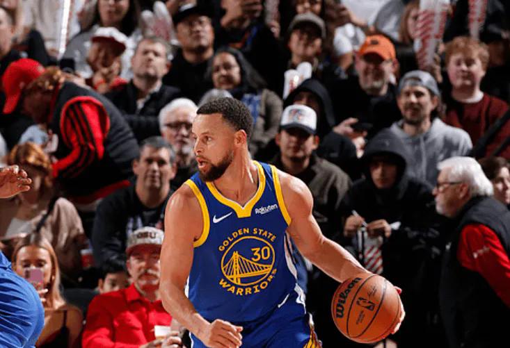 库里真的是被安德玛耽误了啊！要是签约耐克，怎么会奶奶不疼，妈妈不爱呢？要是库