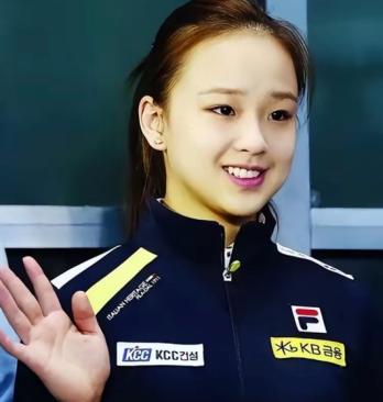 2002年5月，24岁的韩国"体操公主"许昭英，顶着父母的反对，执意嫁给了中国体