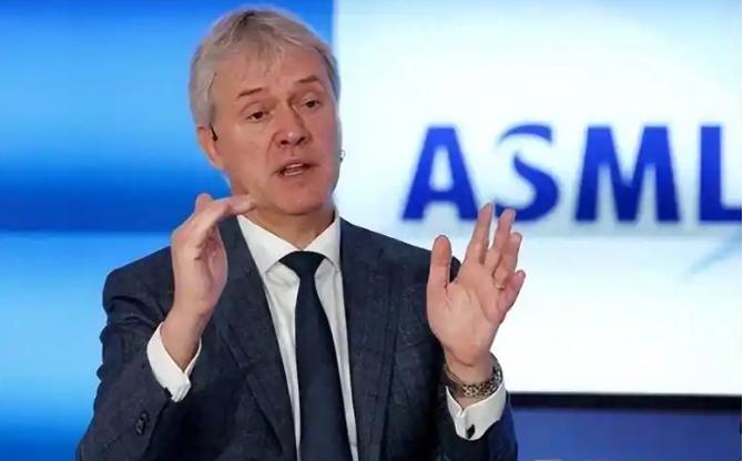 美国：绝不允许把使用美国技术的光刻机，卖给中国！ 中国：绝不允许把使用中国稀