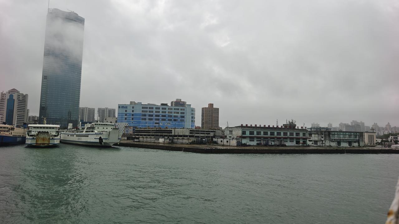 早上不到八点就出发了，十点到了秀英港，办完柴油车出岛结算快十一点了。登船很顺利，