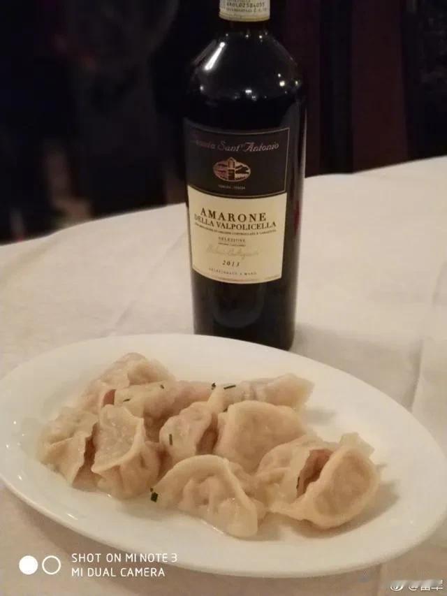 雷总是会享受生活的，一个饺子68元也舍得吃，不知道这饺子馅是金子做的还是饺子皮是
