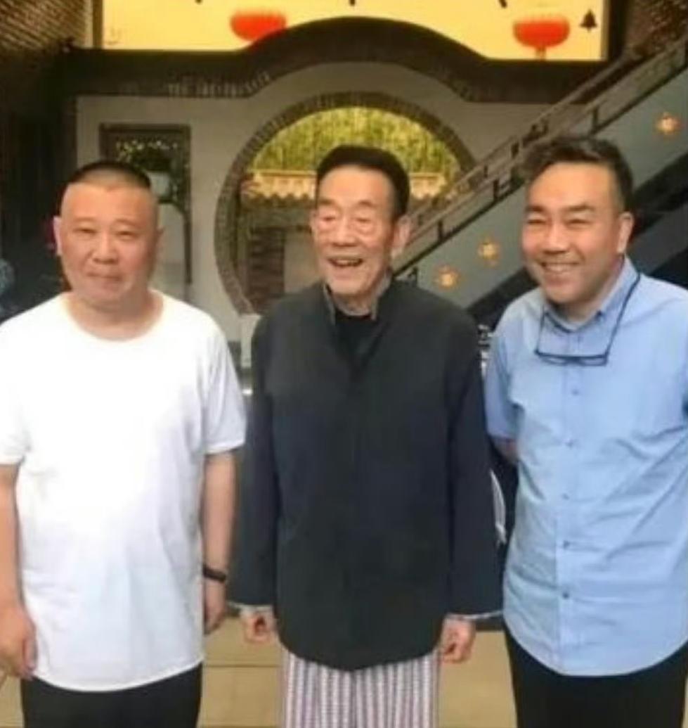 别的不说，杨少华儿子杨议这几年挺有争议的，不过大部分都是和他爹无关的。主要是他掺