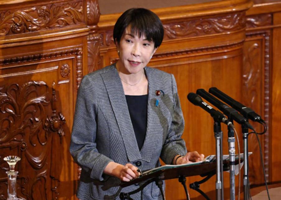 日本“铁娘子”这次是一脚踢到了铁板上！高市早苗前脚刚叫嚣要派兵介入台海，后脚就被