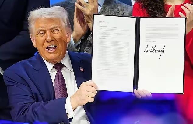 加沙“和平委员会”首次峰会即将召开，欧盟内部却吵翻了天！美国白宫美女发言人卡