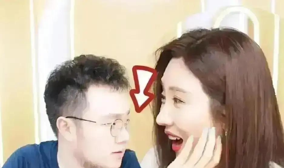 英达的银行流水，买不来巴图直播间的一句爸。英达这出“转账记”，简直是年度讽刺剧