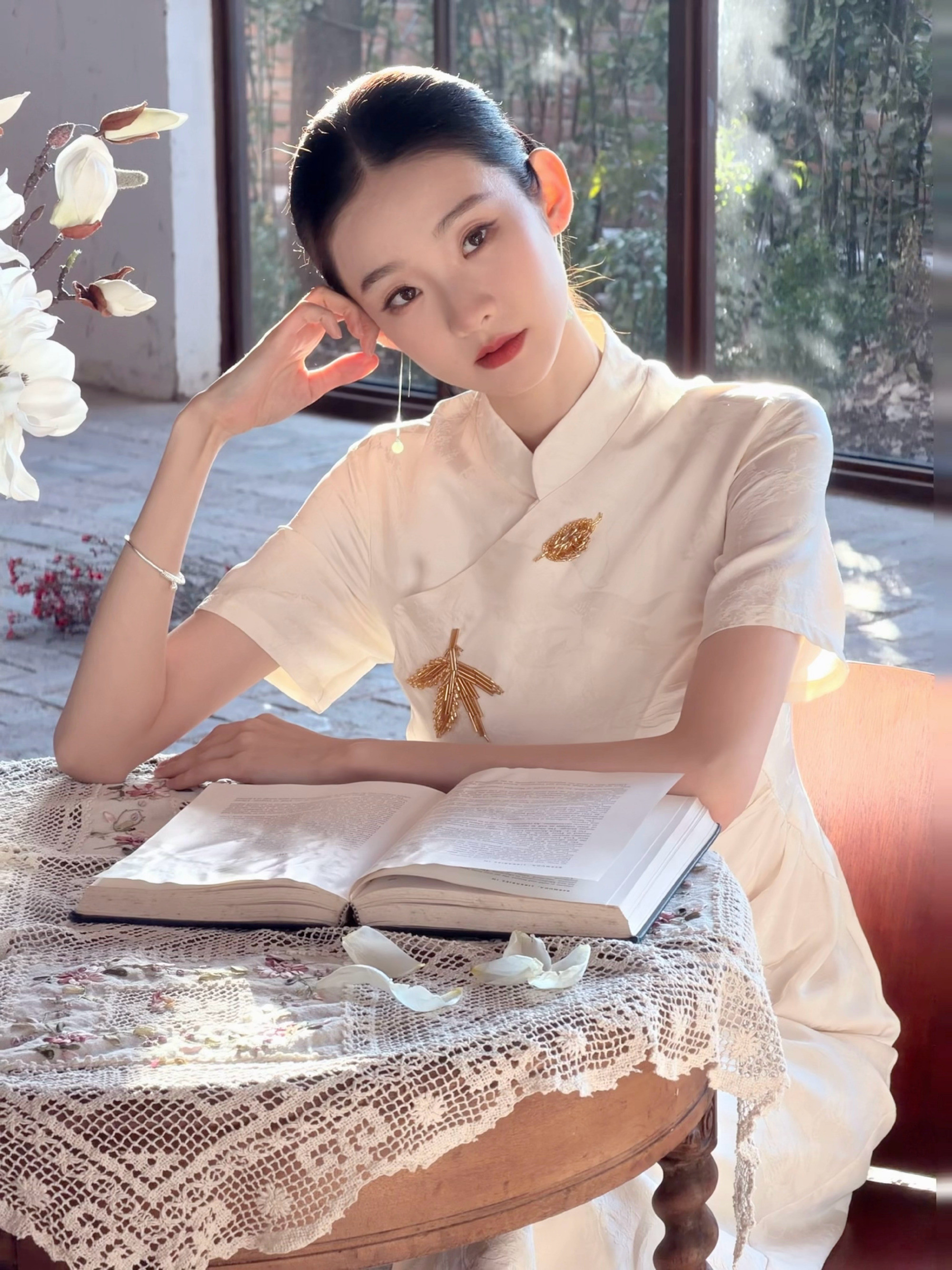 张艺凡留洋回来的大小姐张艺凡这张脸好适合民国张艺凡这组美到谁了我不说！简直太