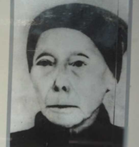 1933年，主席躲进农妇家。没想到，敌人搜查时，农妇却说：“你们要找的人，在我家