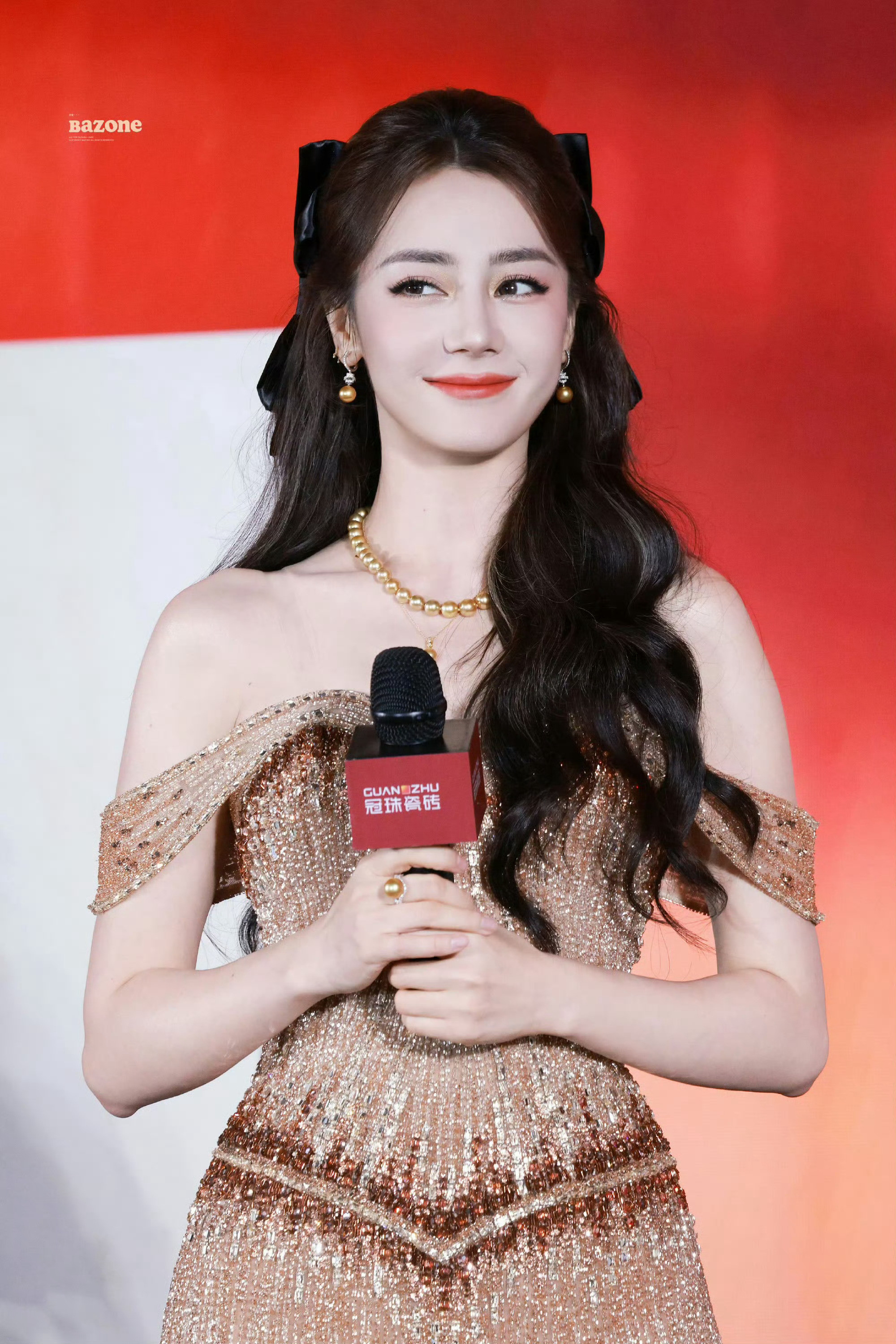 迪丽热巴玫瑰金波斯猫金鹤龙这套玫瑰金波斯猫妆真的抓住精髓！不只是上扬猫眼，暖调金