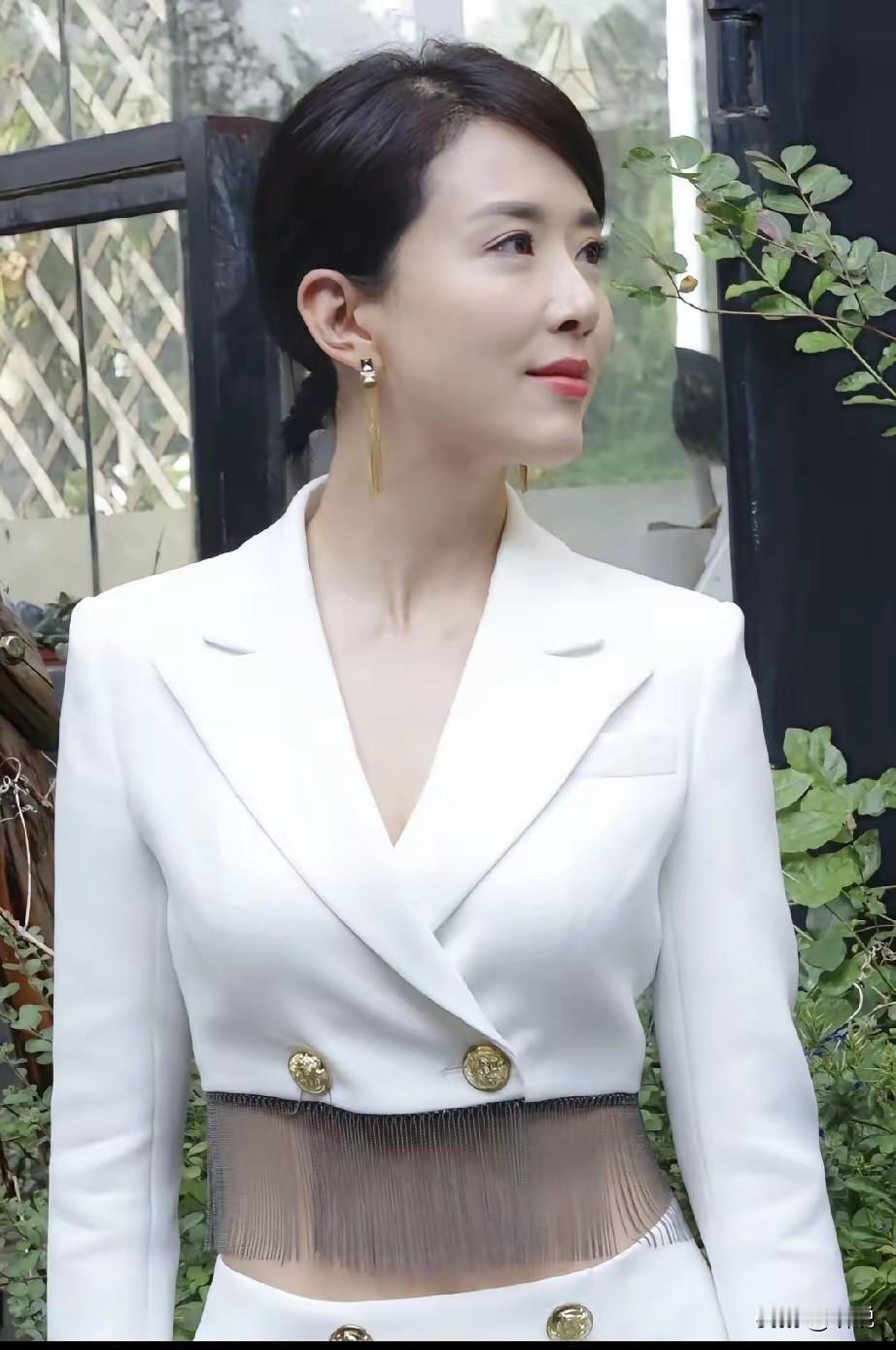 颜丹晨，比起左小青，你觉得谁更漂亮？