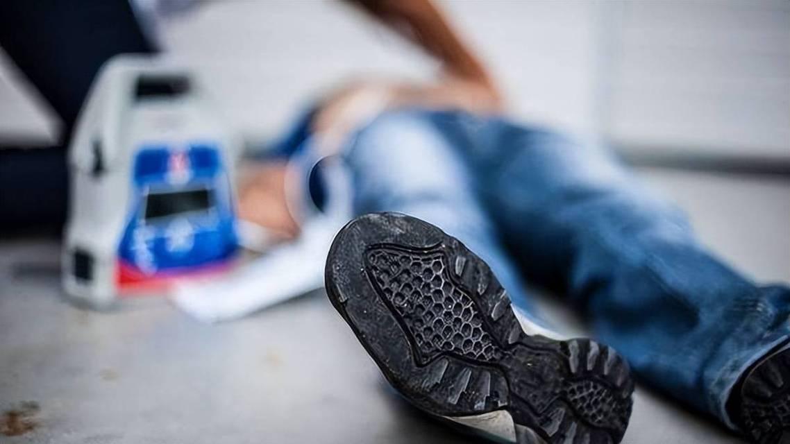 猝死前1小时，身体或会发出预警，千万别忽视下班路上或者运动结束后，有人会突然