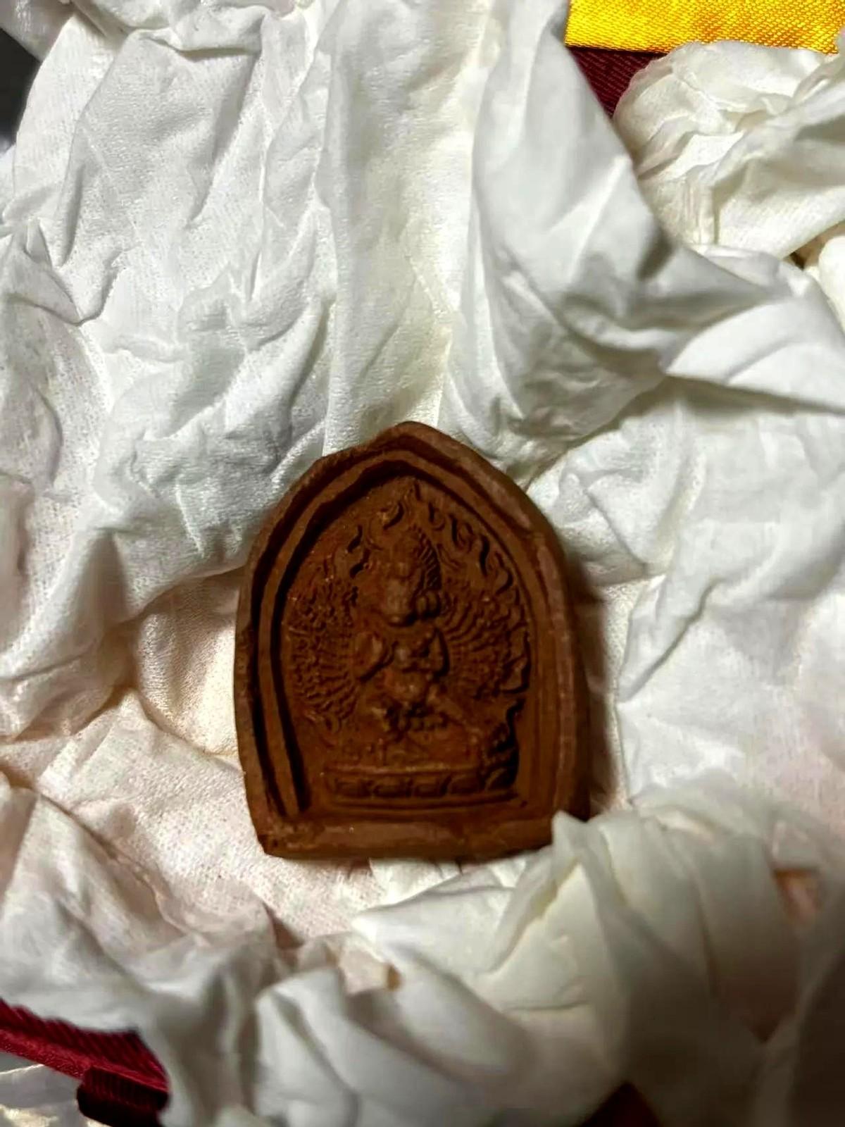 我把后台数据死死盯了三遍，真以为自己眼花了。今天大科技跌得满地找牙，哀嚎一片，