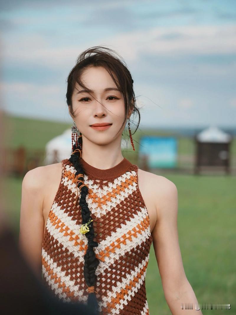 果然还是应了那句定律:女明星突然出来搞事业，大概率是离婚了！沉寂多年的江一