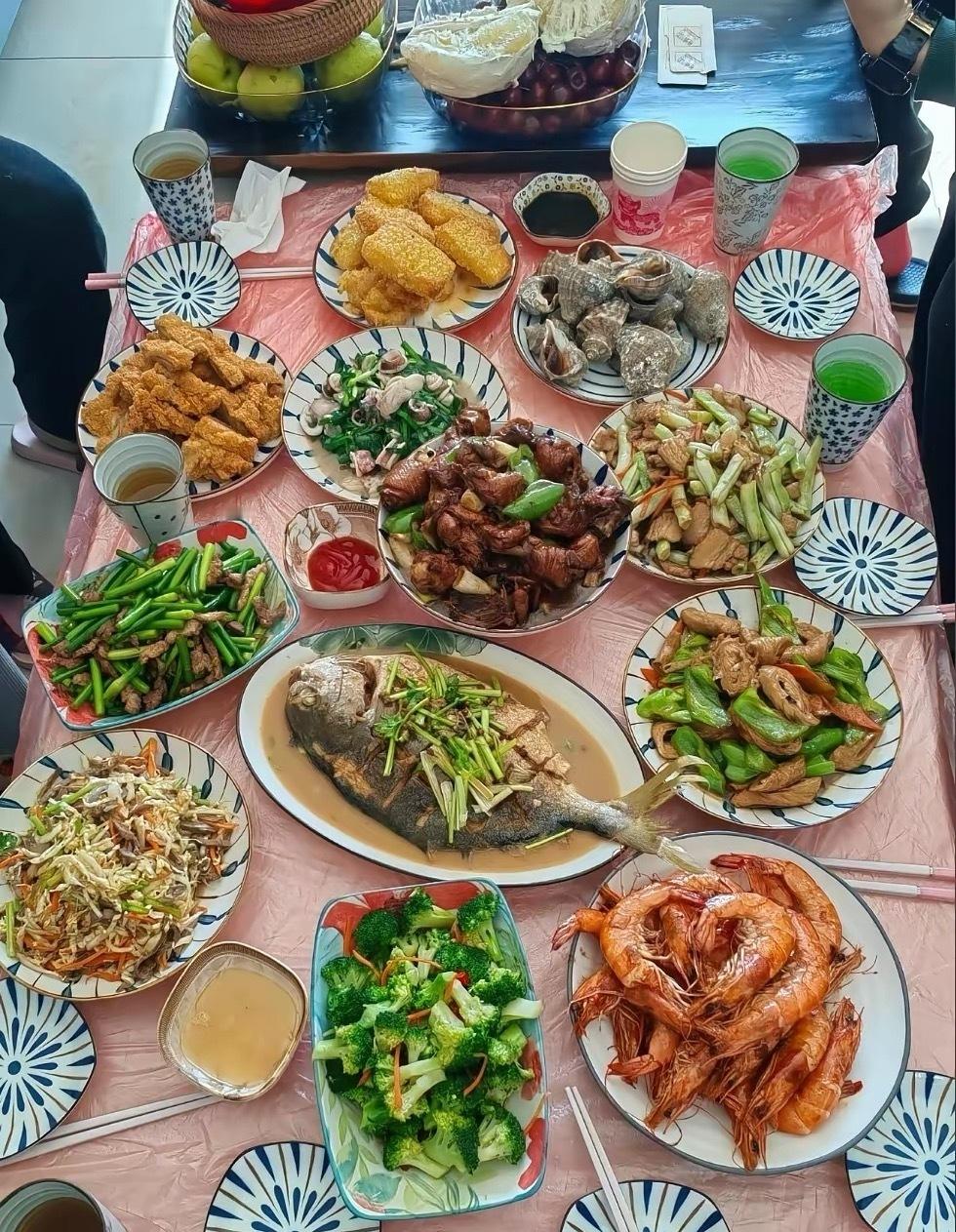 这桌年夜饭在北方属于什么水平？