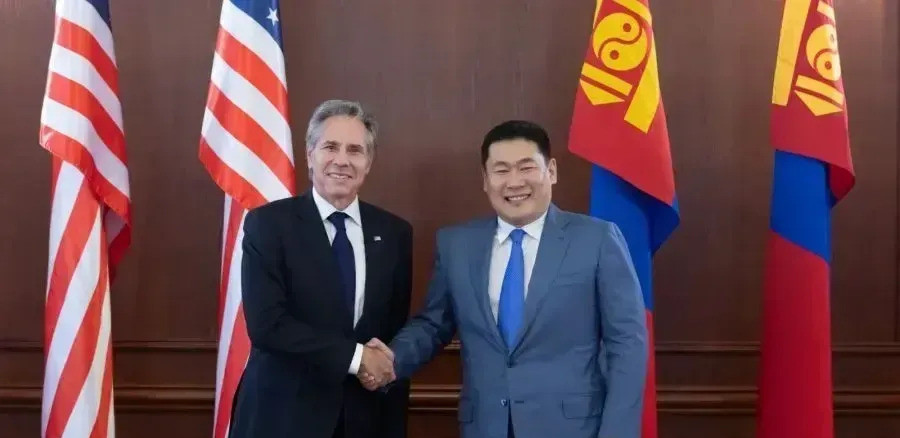蒙古总理下台，亲美政客栽了天呐！蒙古国政坛炸了个惊天大雷