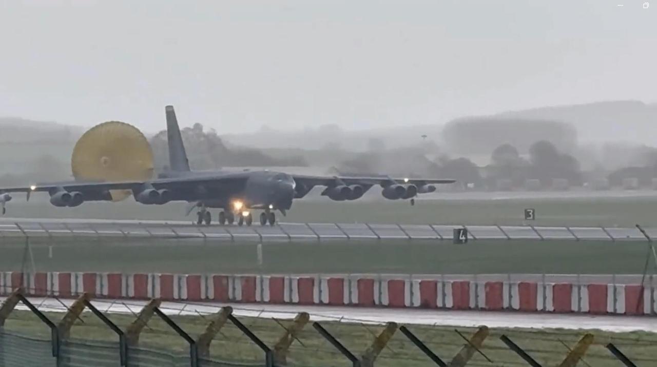 美国又往英国费尔福德皇家空军基地部署战机，6架B-52H战略轰炸机抵达，和12架