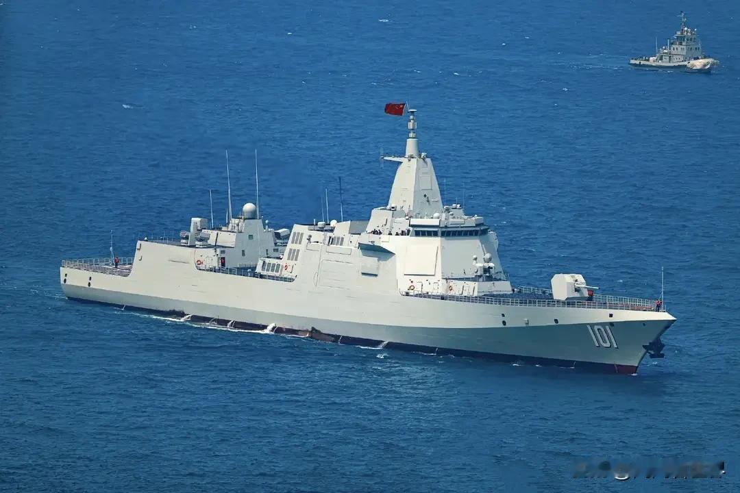 外媒高度认可：055大驱与预警机协同战法为重大革新近日，外媒复盘了中国05