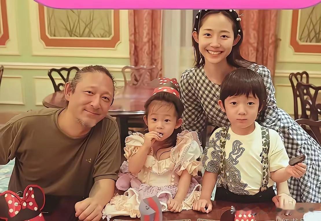三宝年轻时候长得那叫一个帅。所以很多女明星都喜欢他，包括徐静蕾。他的前妻也是