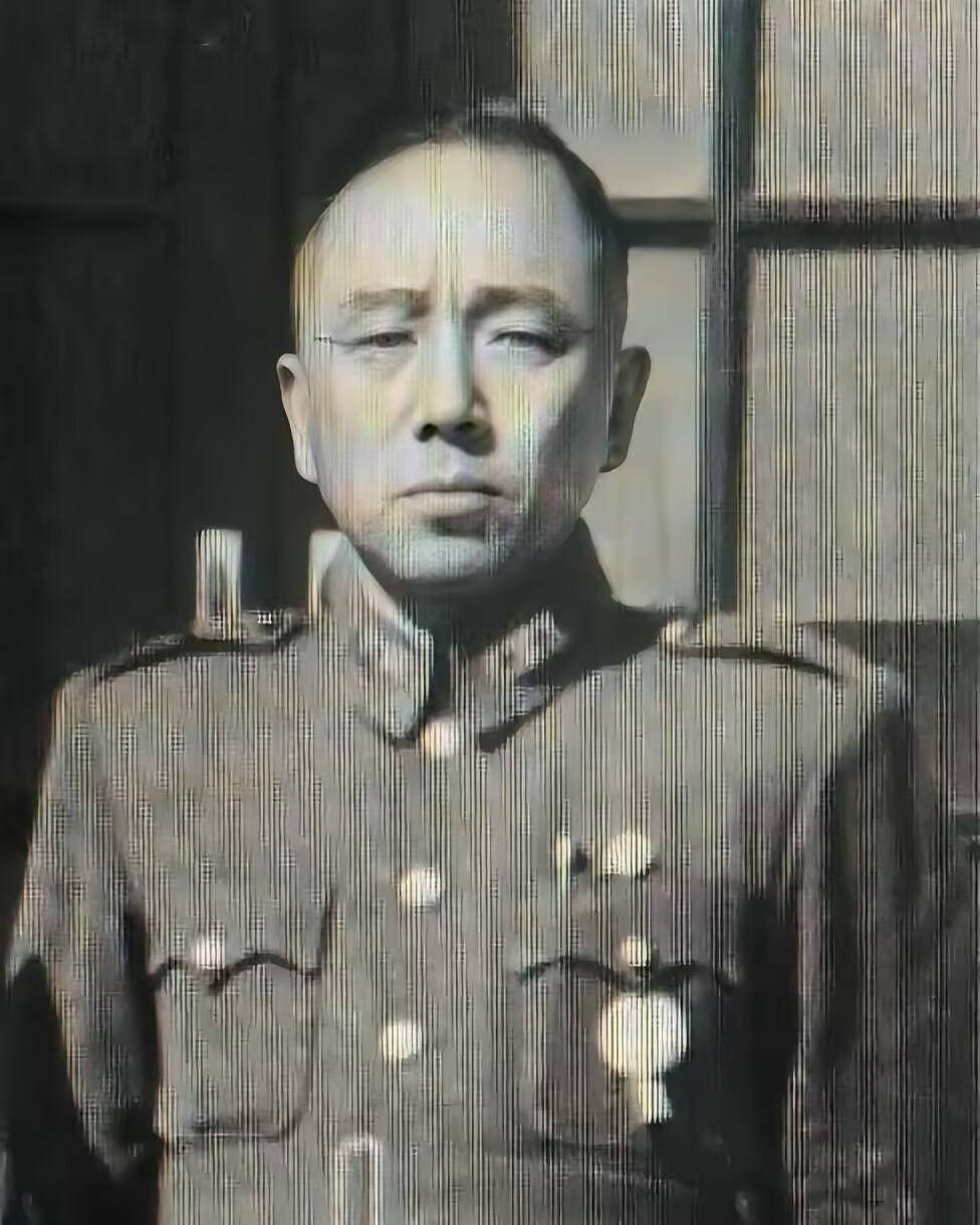 1940年，李守维在黄桥战役中溺水而死，好友冷欣便“强娶”了李守维的妻子马邦贞，