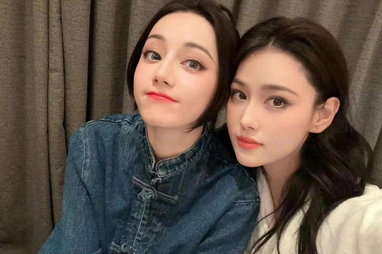 考古热巴早期，区别还真不大！迪丽热巴一直是内娱颜值话题中心，虽然常年被“整容”质