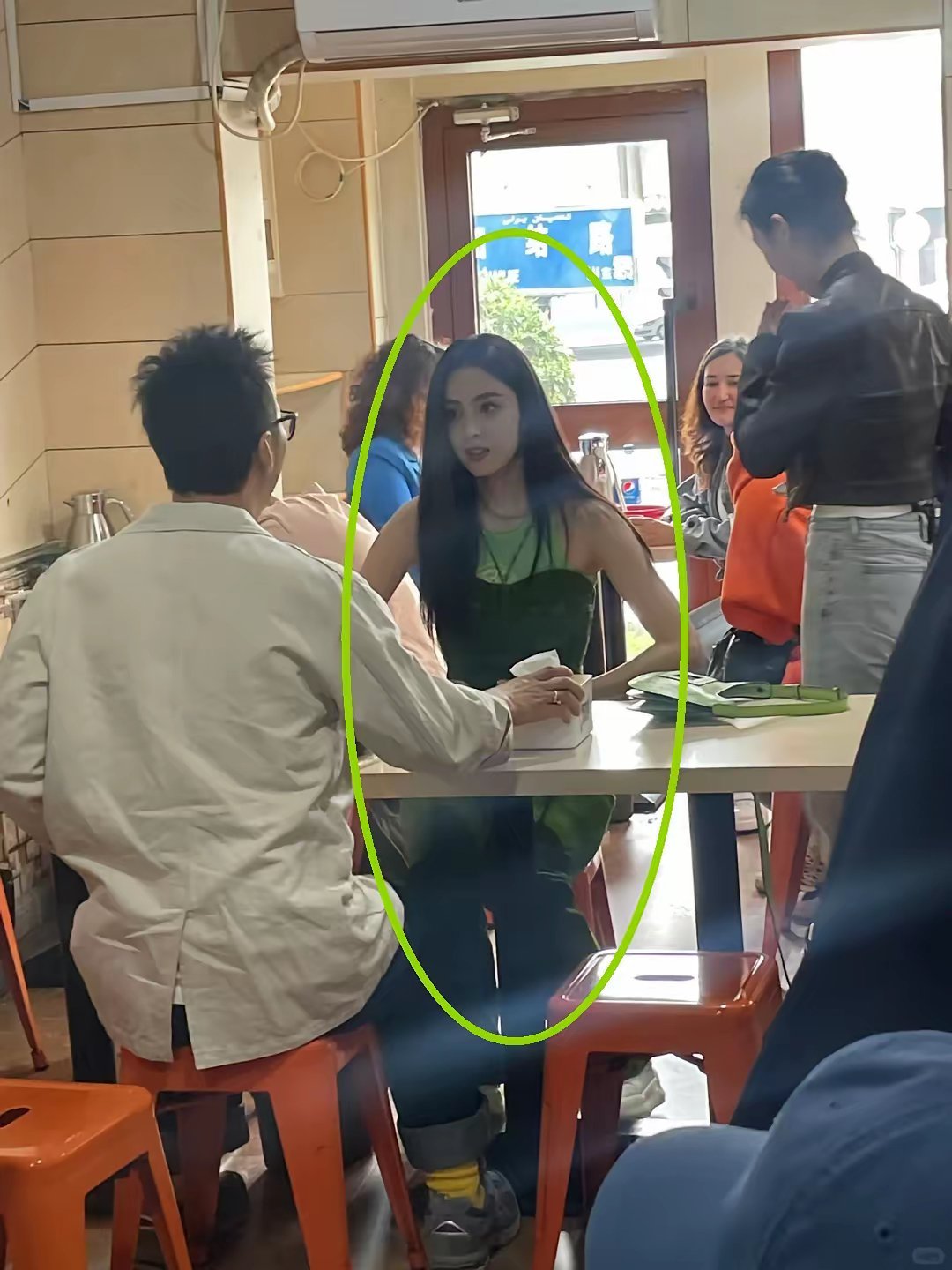 天呐，娜扎这个线下真的杀疯了​​​