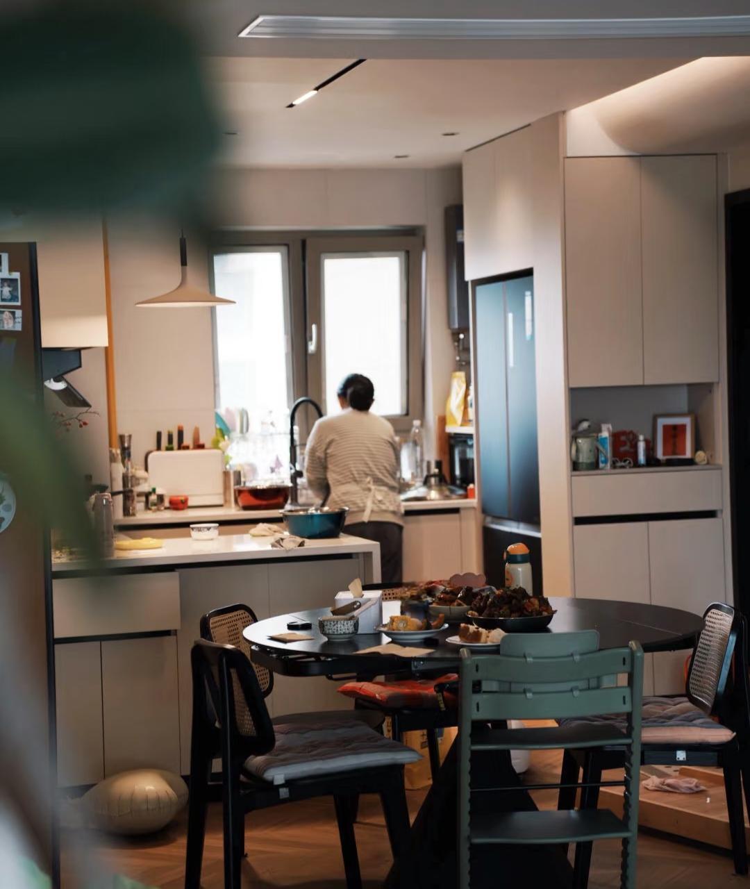 这辈子活到了做奶奶的年纪我就佩服一个人那就是我的婆婆婆婆曾经跟我约定:1