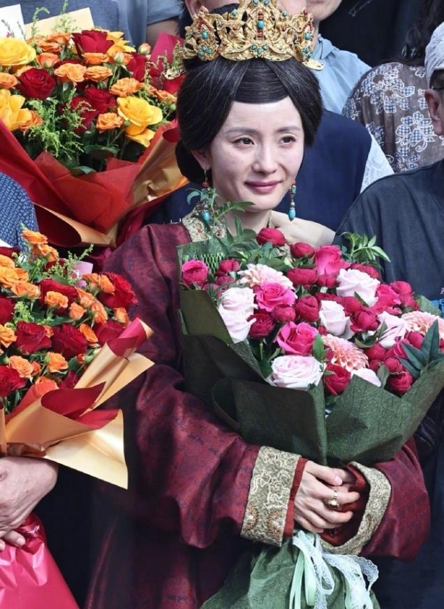 杨幂《江山大同》杀青！《江山大同》拍了3个多月，终于是拍完了，杨幂唯一一部待播