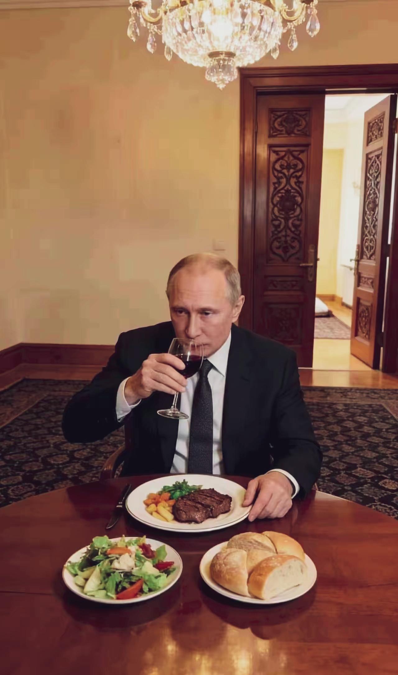 普京总统的午餐很简单，三小块牛肉，四小块面包，一盘素拼，一杯葡萄酒，就OK了…