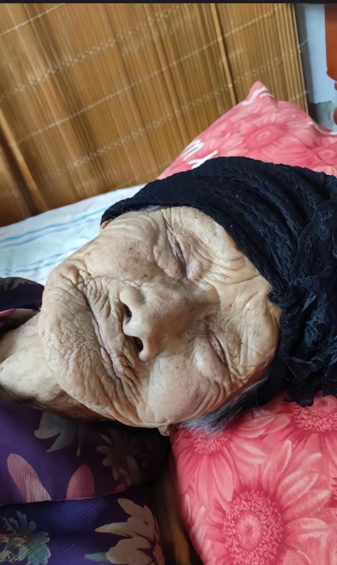 痛心，太快了，96岁的奶奶刚吃完饭，说有点困，想躺会，刚躺下没10分钟，家人问奶