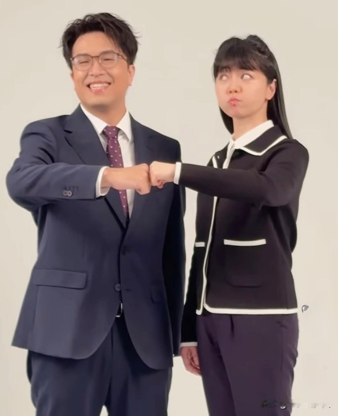 民进党前立委高嘉瑜今（11日）在脸书发文声称，今天下午与沈伯洋一起拍摄形象照，觉