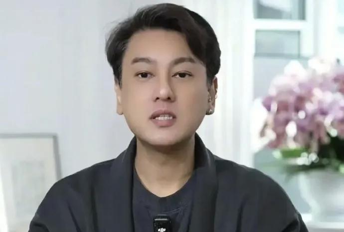 果然被我猜中了，这事儿真的反转了！朱孝天这波操作，比过山车还快，前脚还在粉丝