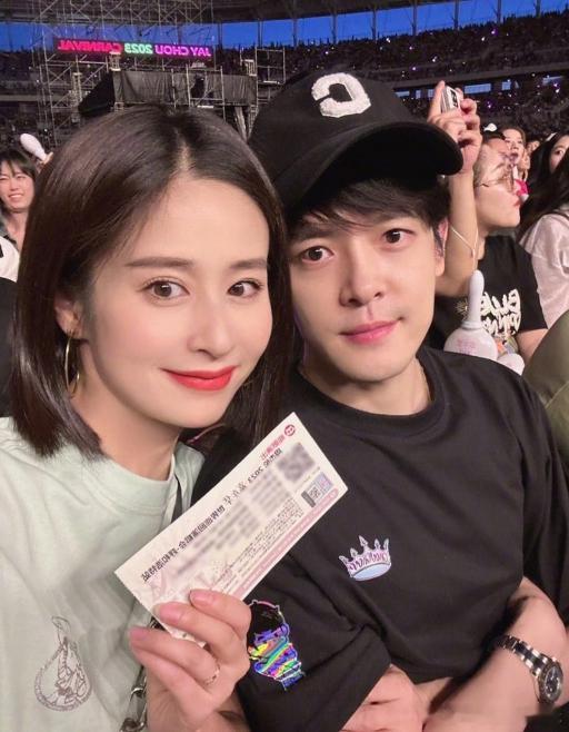 颖儿夸夫笑疯全网！“我老公超厉害”，早年AA制竟是防惦记？颖儿又双叒叕花式夸