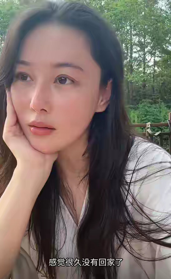 张馨予晒广东的大别墅，花园像公园一样美还有湖，没和婆婆同住​​​