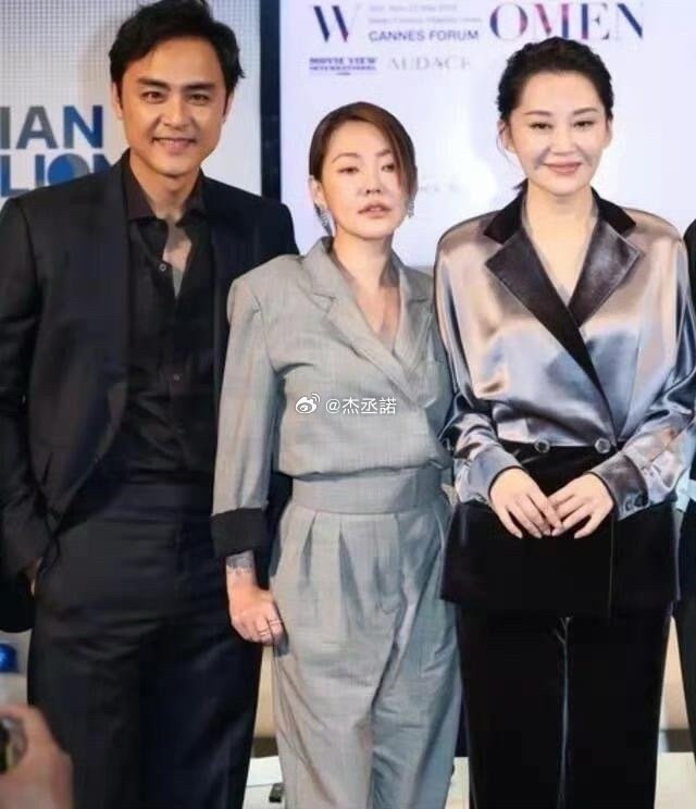 小s、许晴早年活动同框，总感觉小s有种用力过猛的感觉​