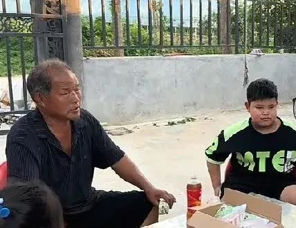 阿杜借他哒的钱会还吗？李佳打电话质问阿杜为什么拿他哒的钱，阿杜说那是他借他哒