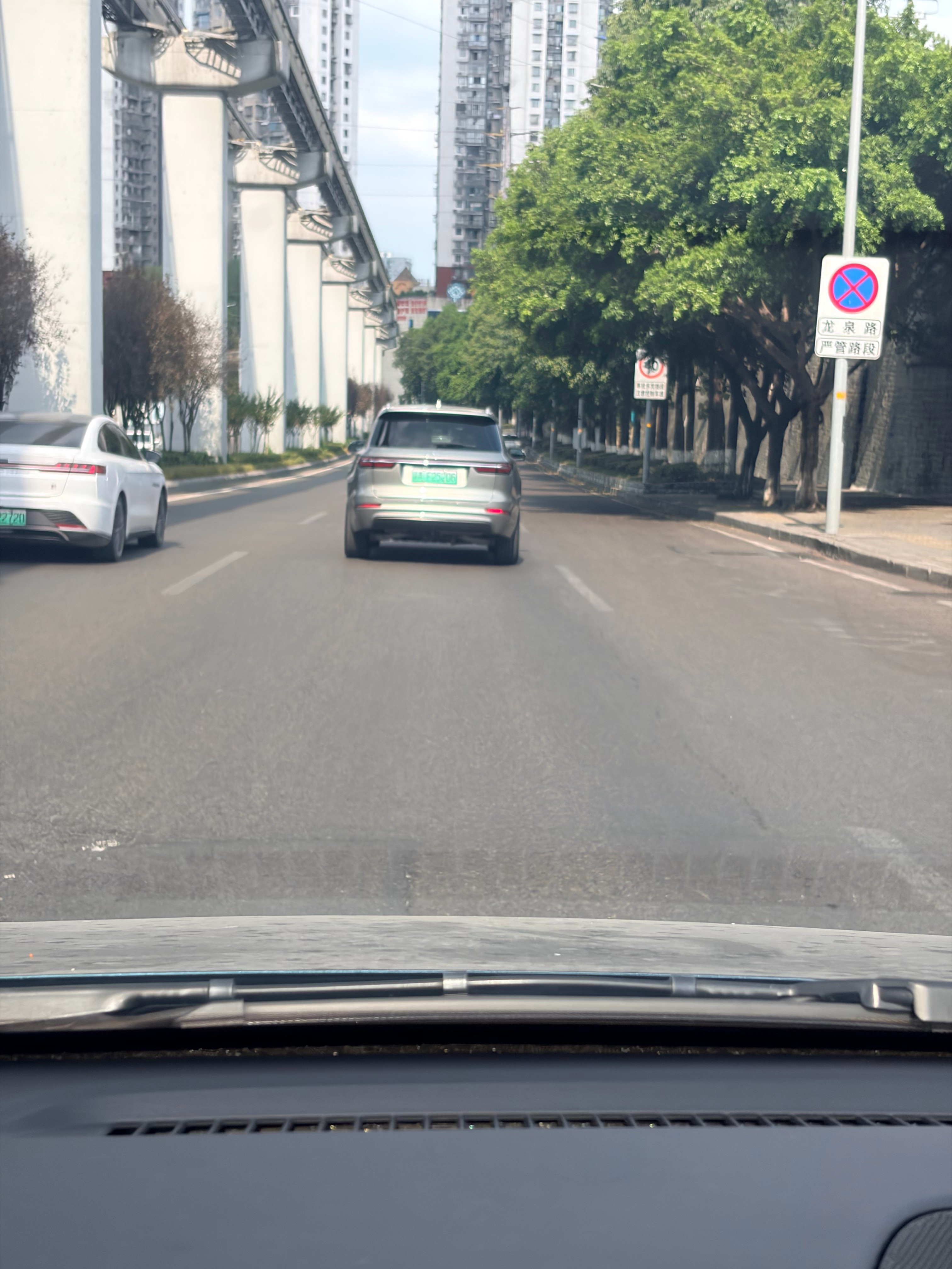 前段时间不记得理想发什么新车，一堆帖子说路上看不到理想One了，我昨天出门办