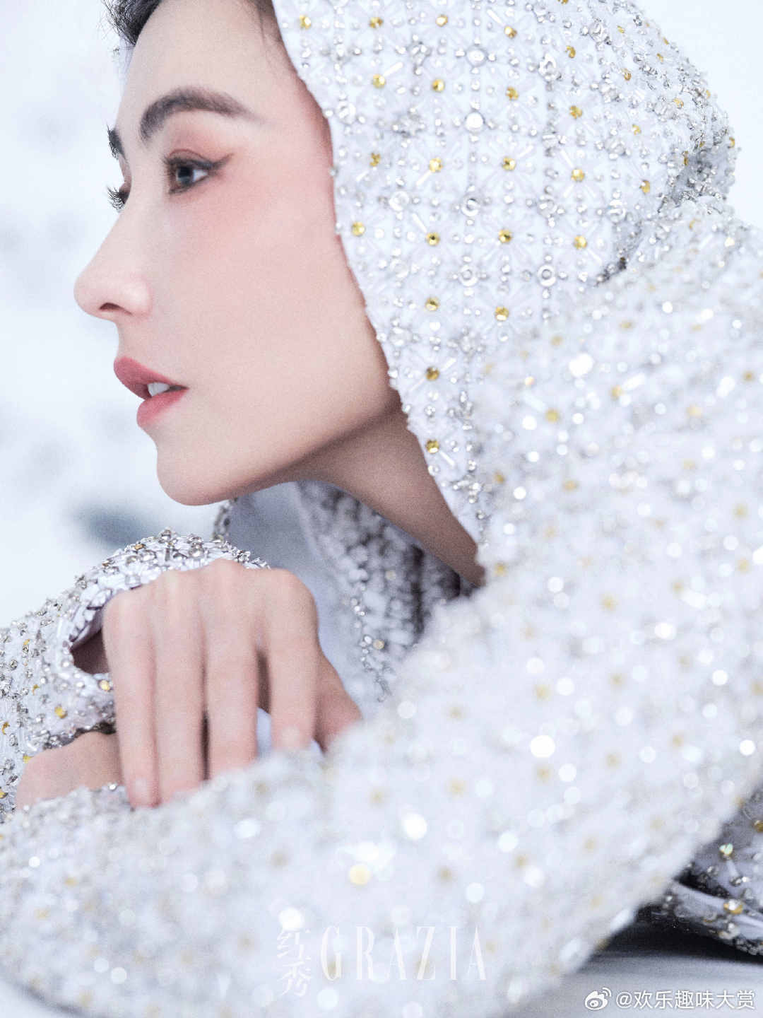 张柏芝红秀杂志大片张柏芝杂志大片张柏芝红秀杂志大片，每一张都美到心巴上，镜头表现