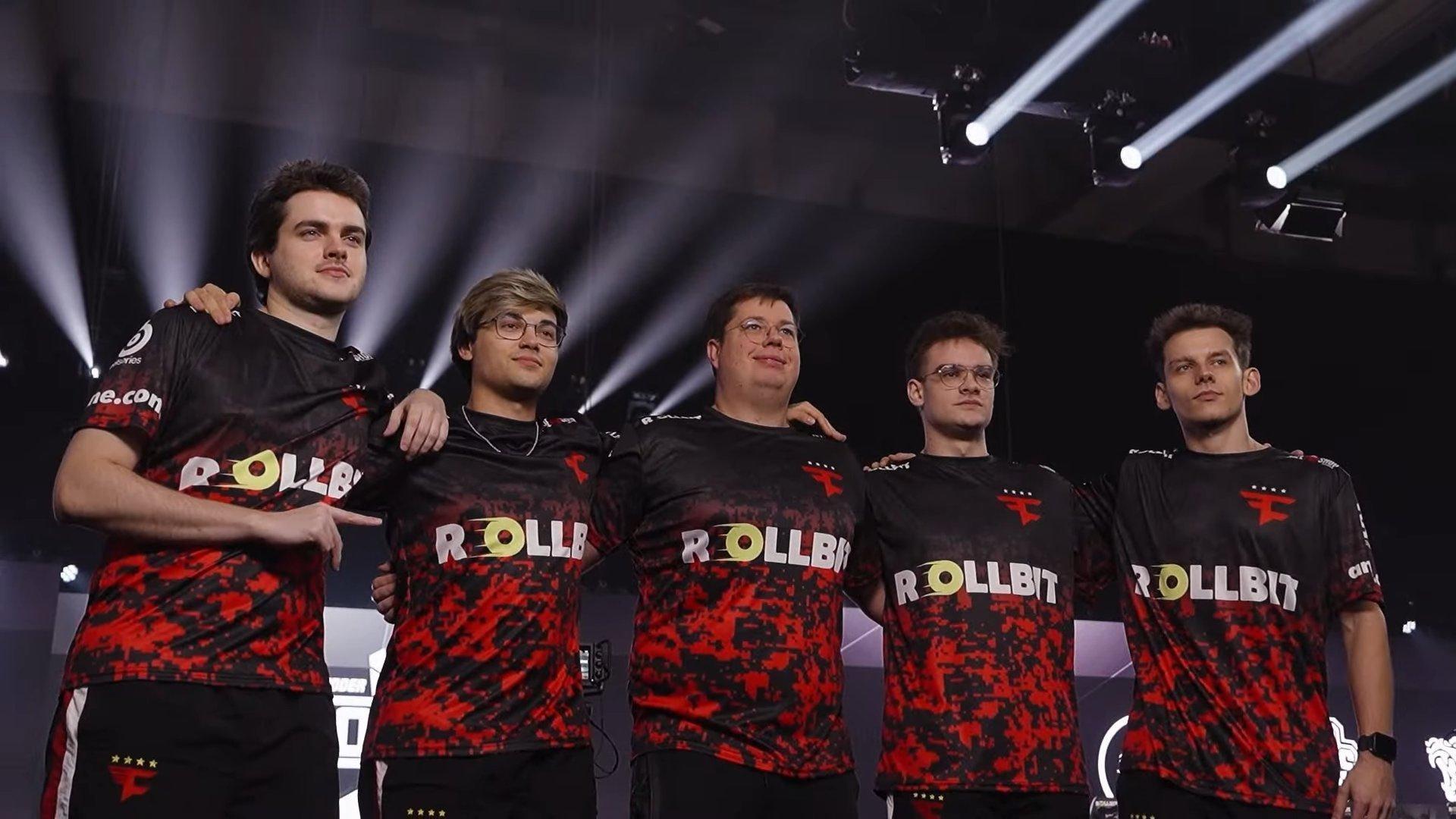 贴纸没有，奖杯也没有，就说总监白打工这一块…在此前结束的StarLadder布达